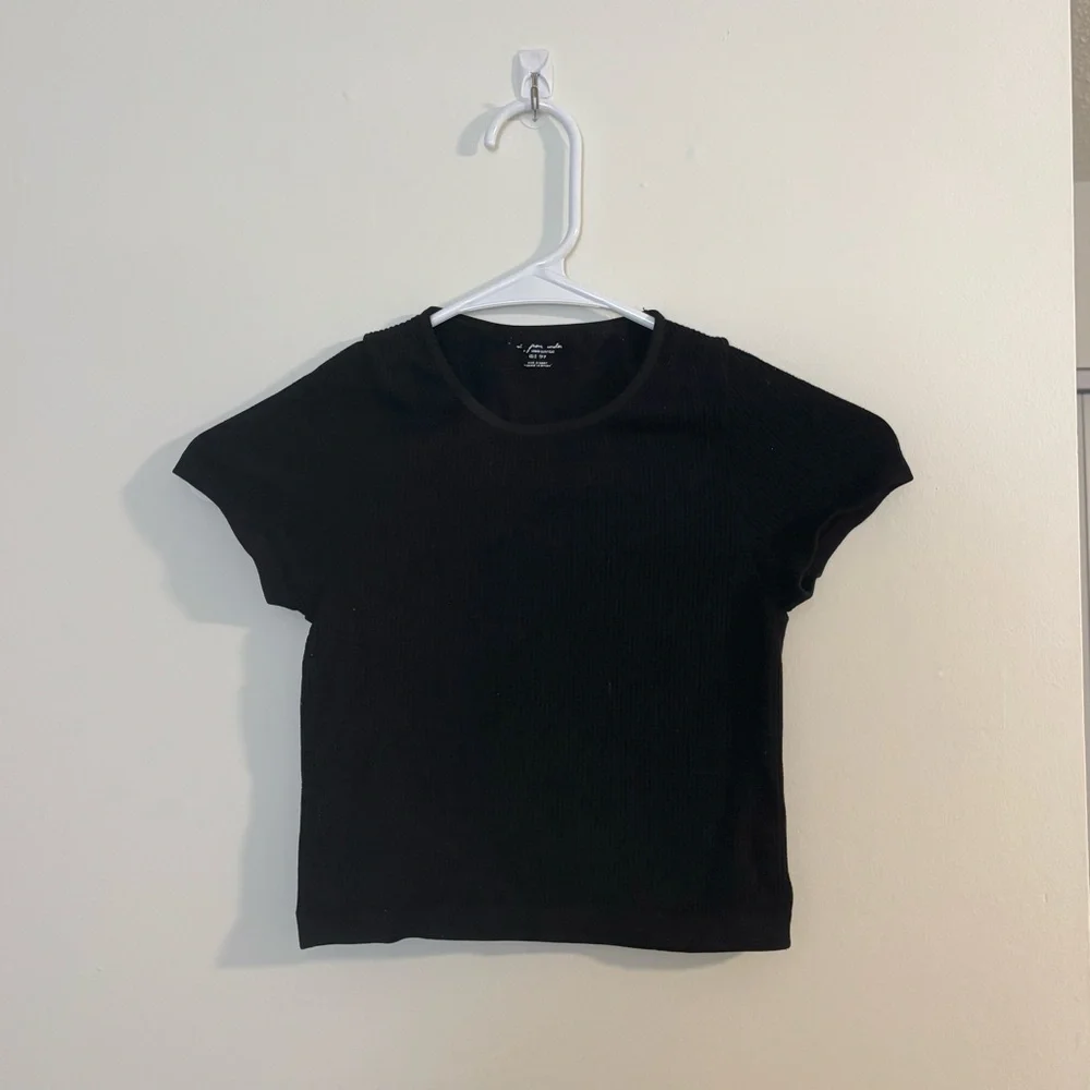 Black Ribbed Crop Top - Picture 2 of 3
